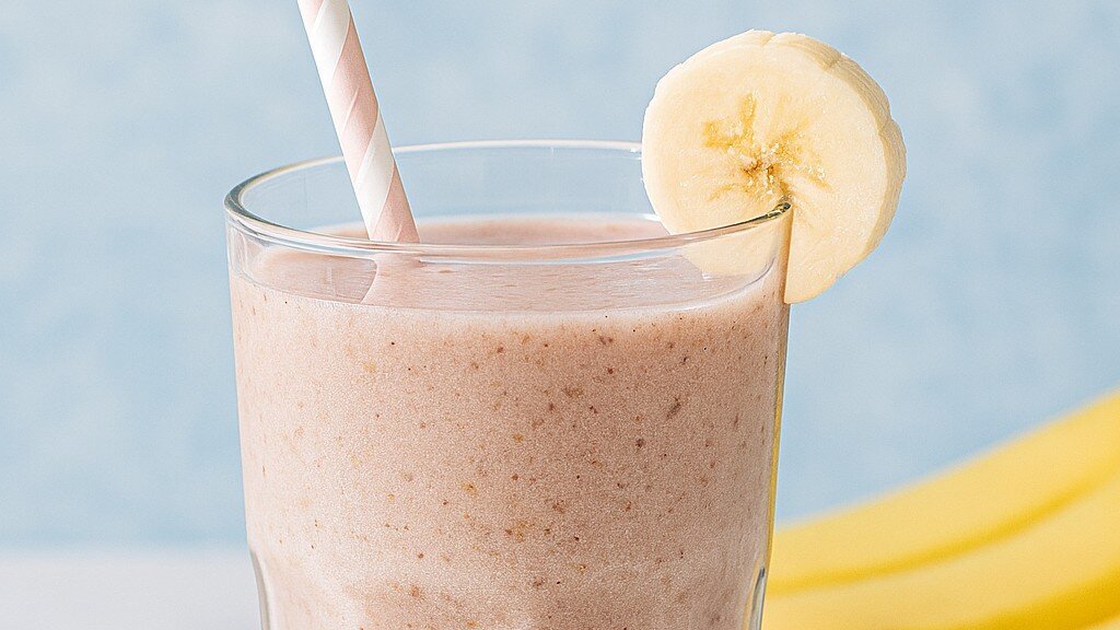 Бананът в смутито може да блокира усвояването на полезни съединения, сочи ново изследване